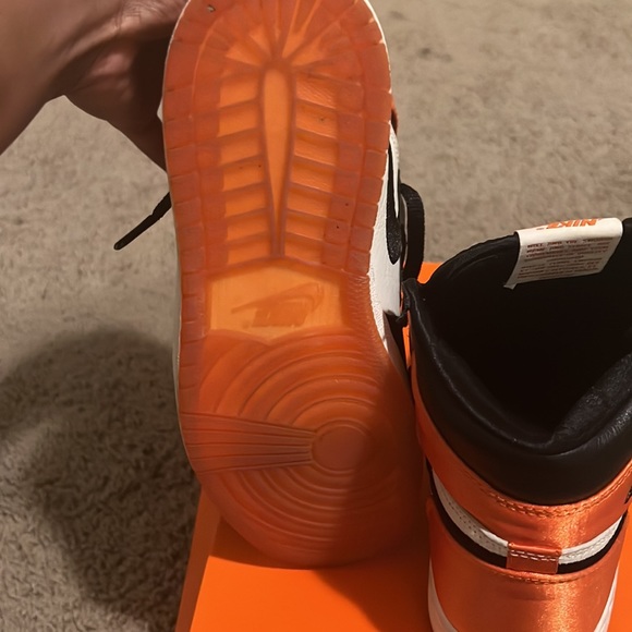 Air Jordan 1 Retro High OG 'Satin Shattered Backboard' - Picture 3 of 3